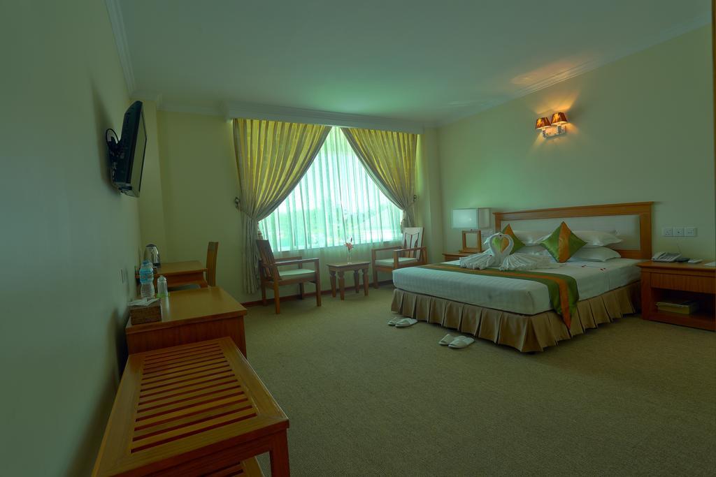 Apex Hotel Naypyidaw Esterno foto