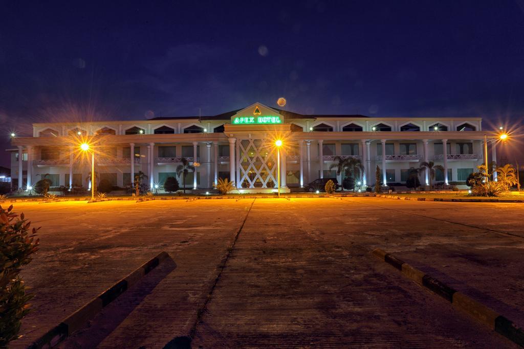 Apex Hotel Naypyidaw Esterno foto