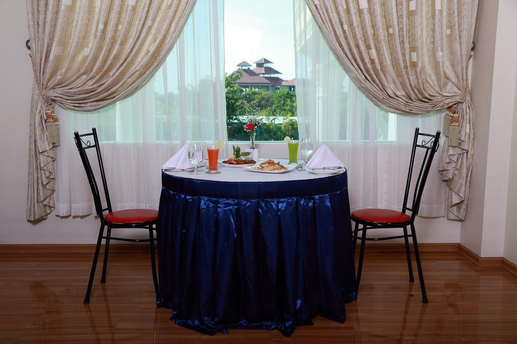 Apex Hotel Naypyidaw Esterno foto