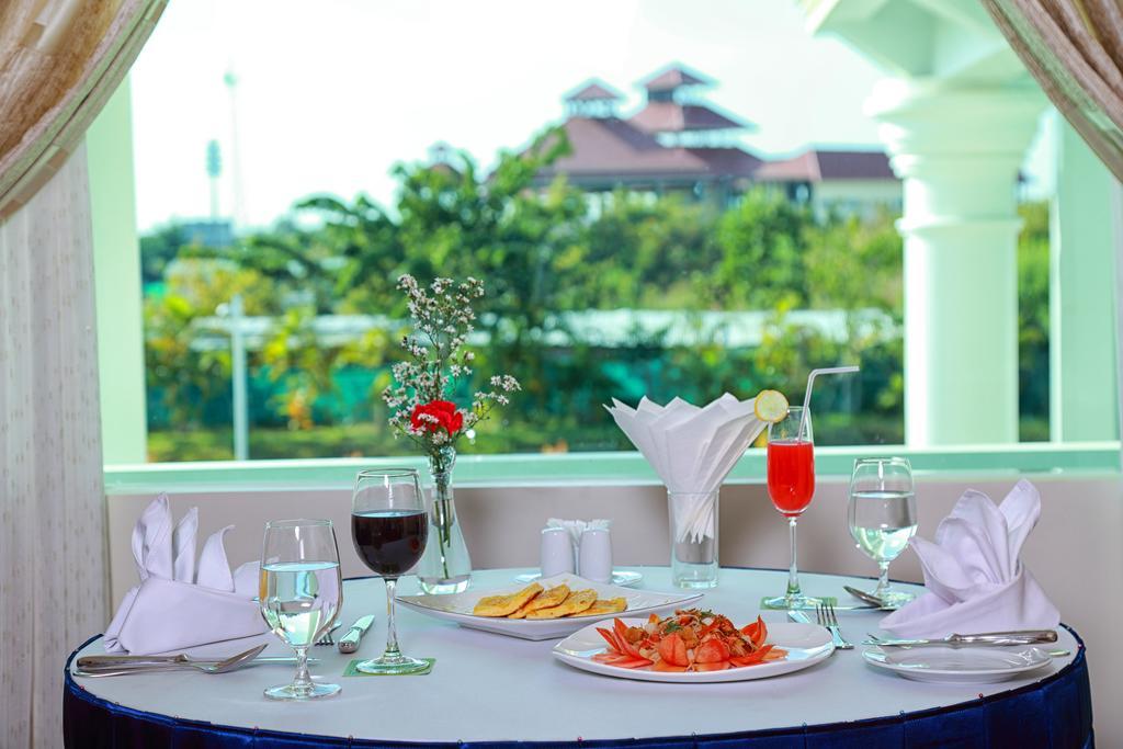 Apex Hotel Naypyidaw Esterno foto