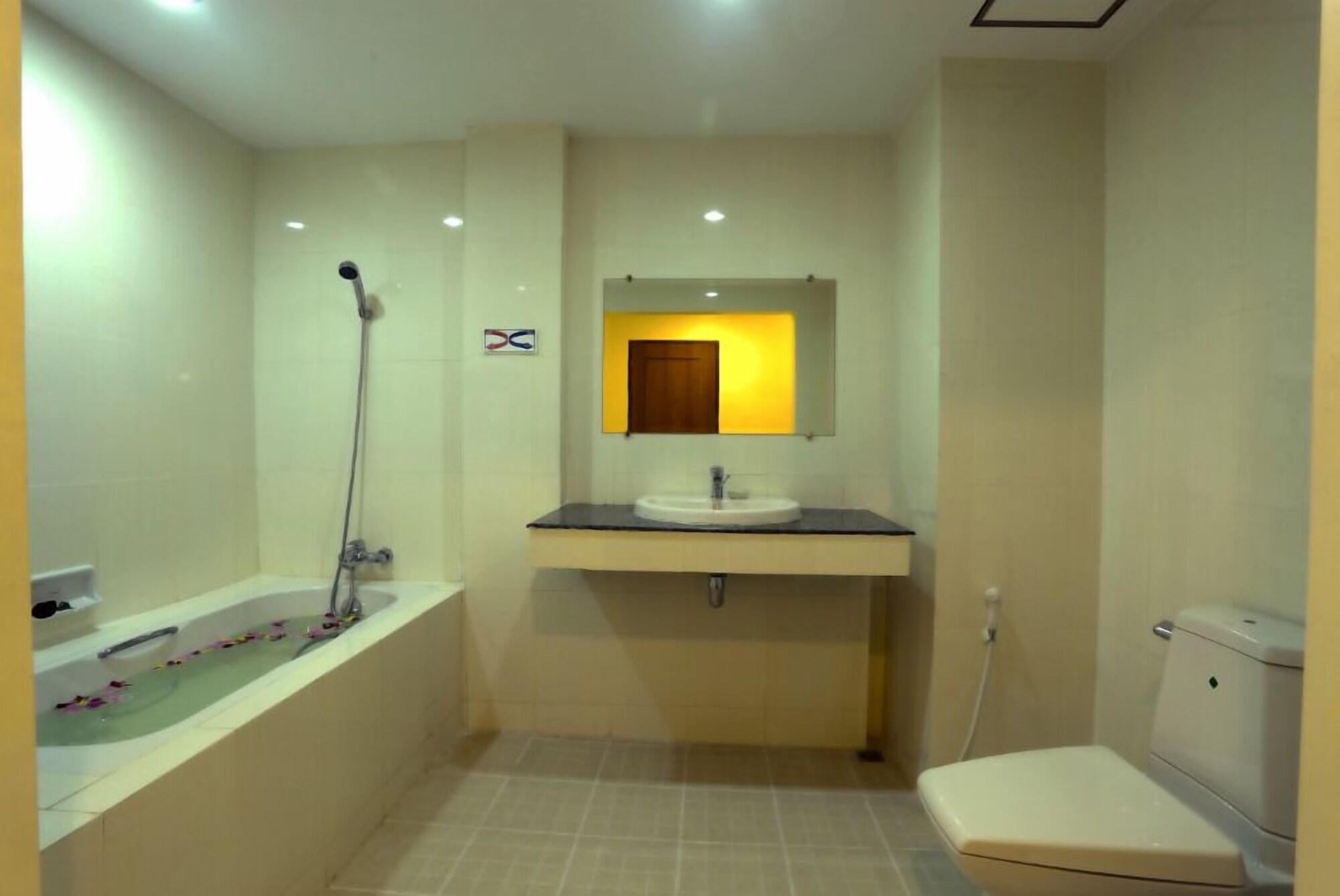 Apex Hotel Naypyidaw Esterno foto