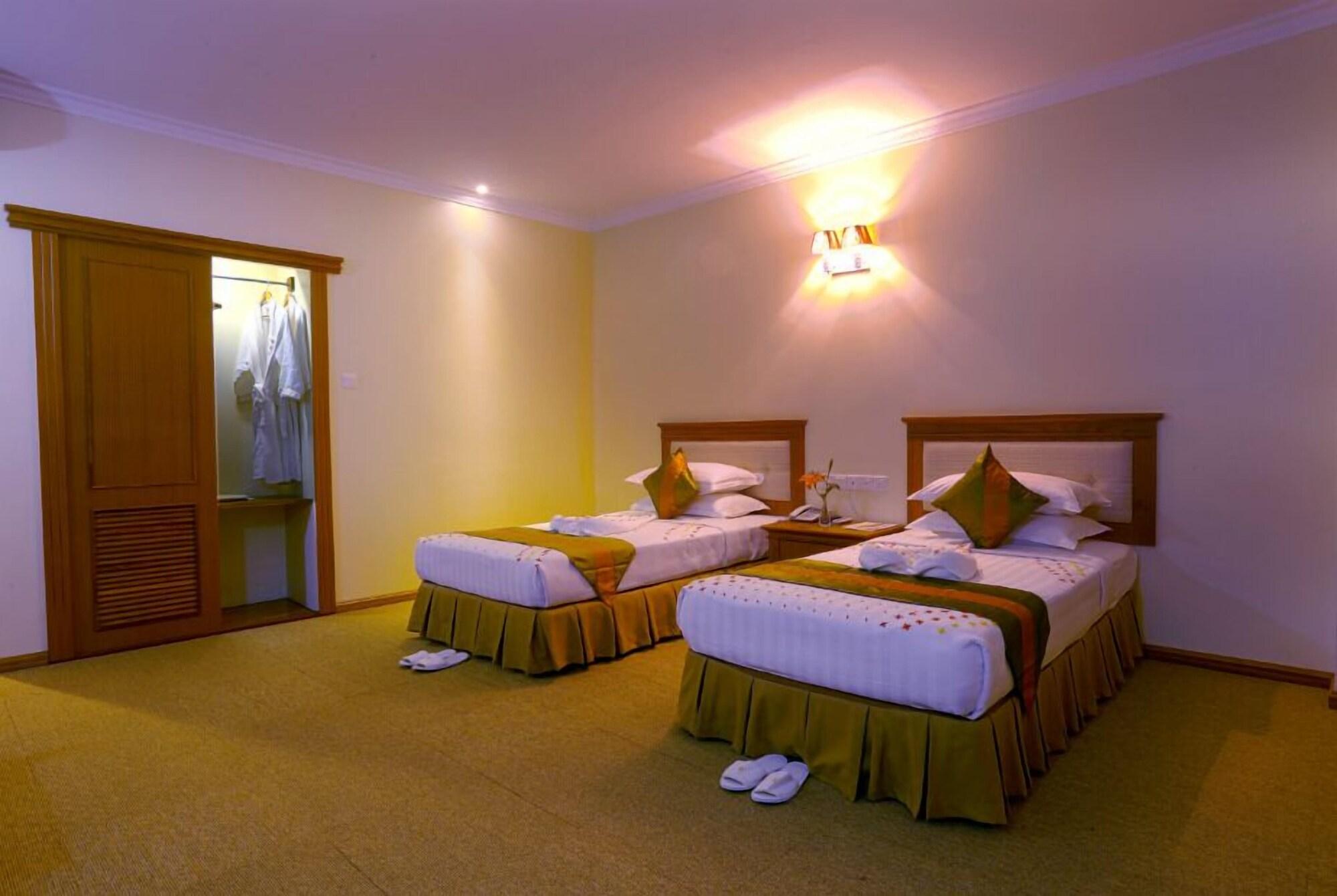 Apex Hotel Naypyidaw Esterno foto