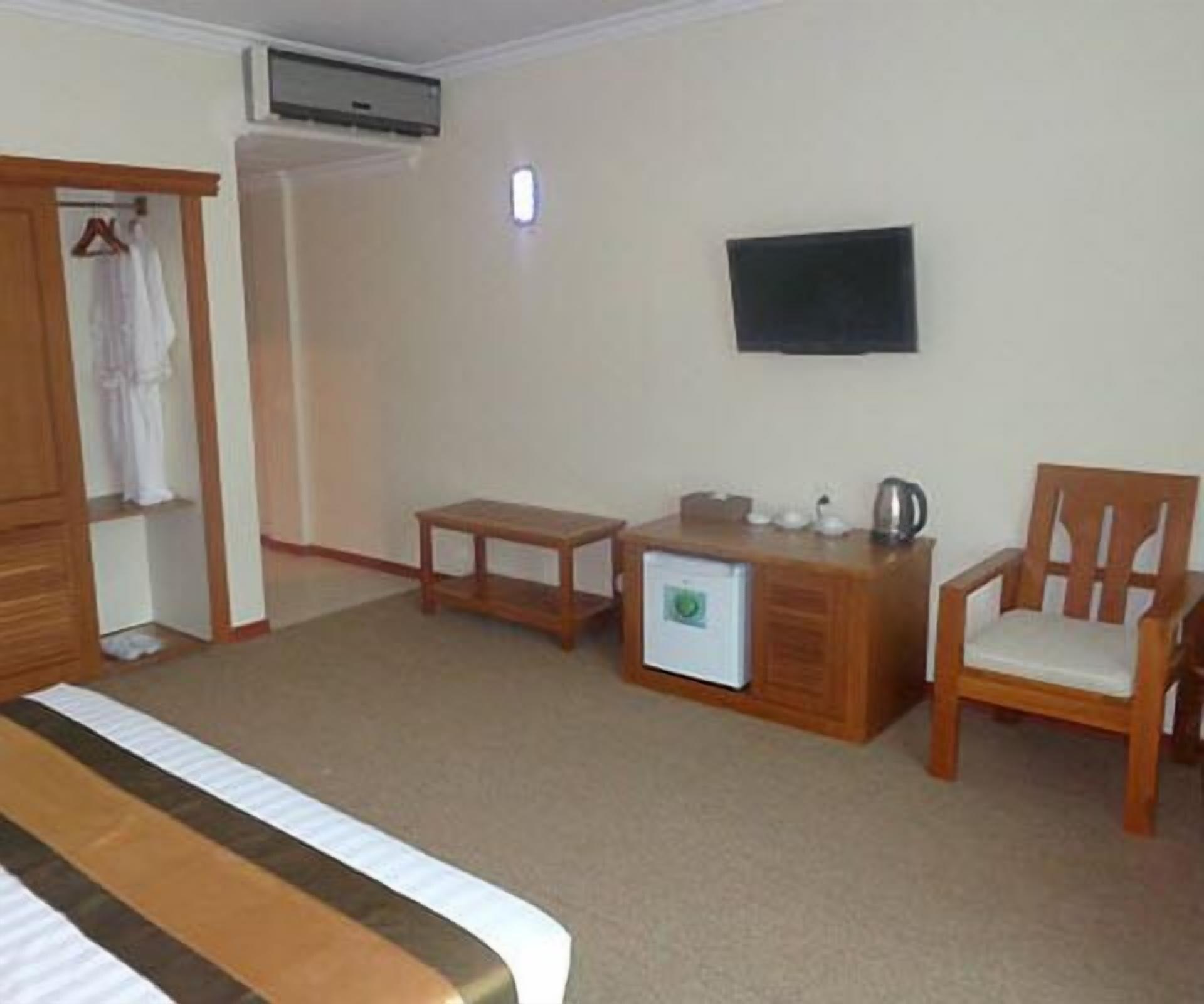 Apex Hotel Naypyidaw Esterno foto