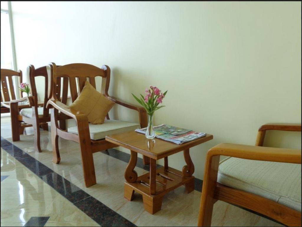 Apex Hotel Naypyidaw Esterno foto