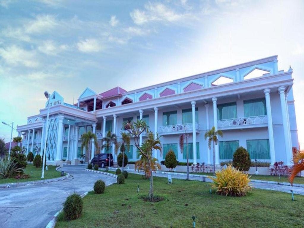 Apex Hotel Naypyidaw Esterno foto