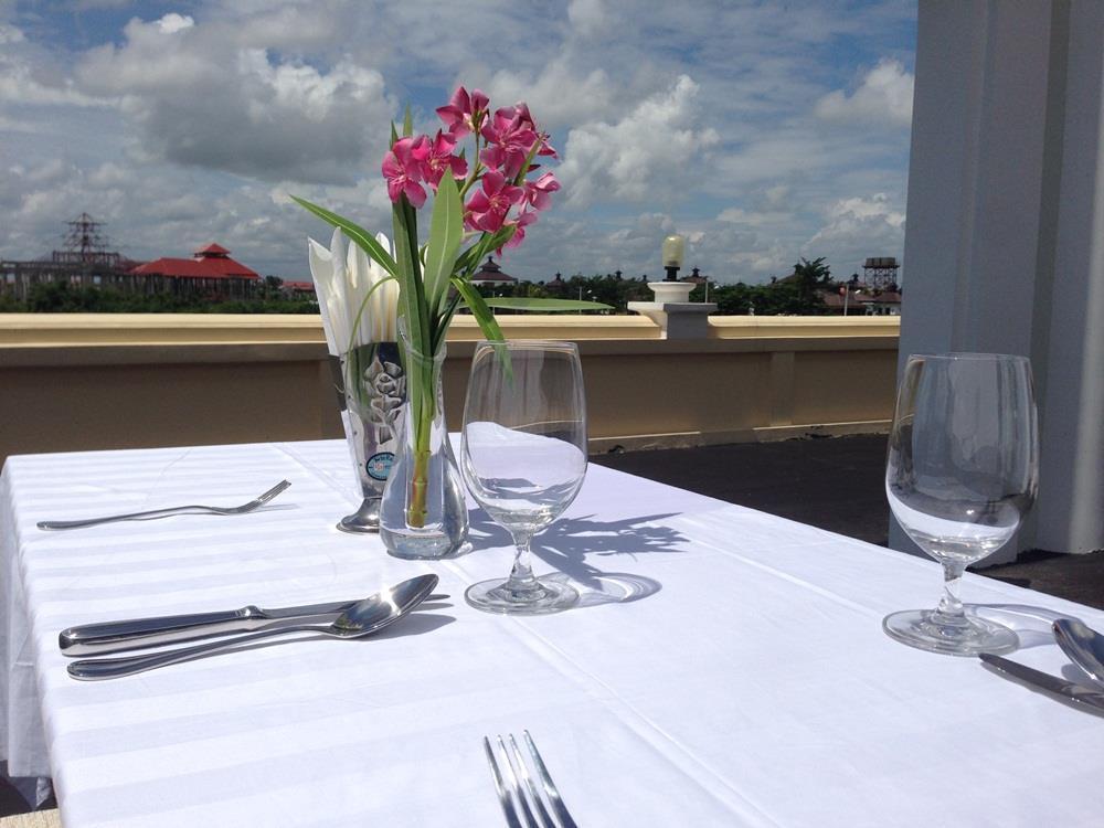 Apex Hotel Naypyidaw Esterno foto