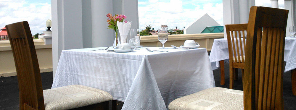 Apex Hotel Naypyidaw Esterno foto