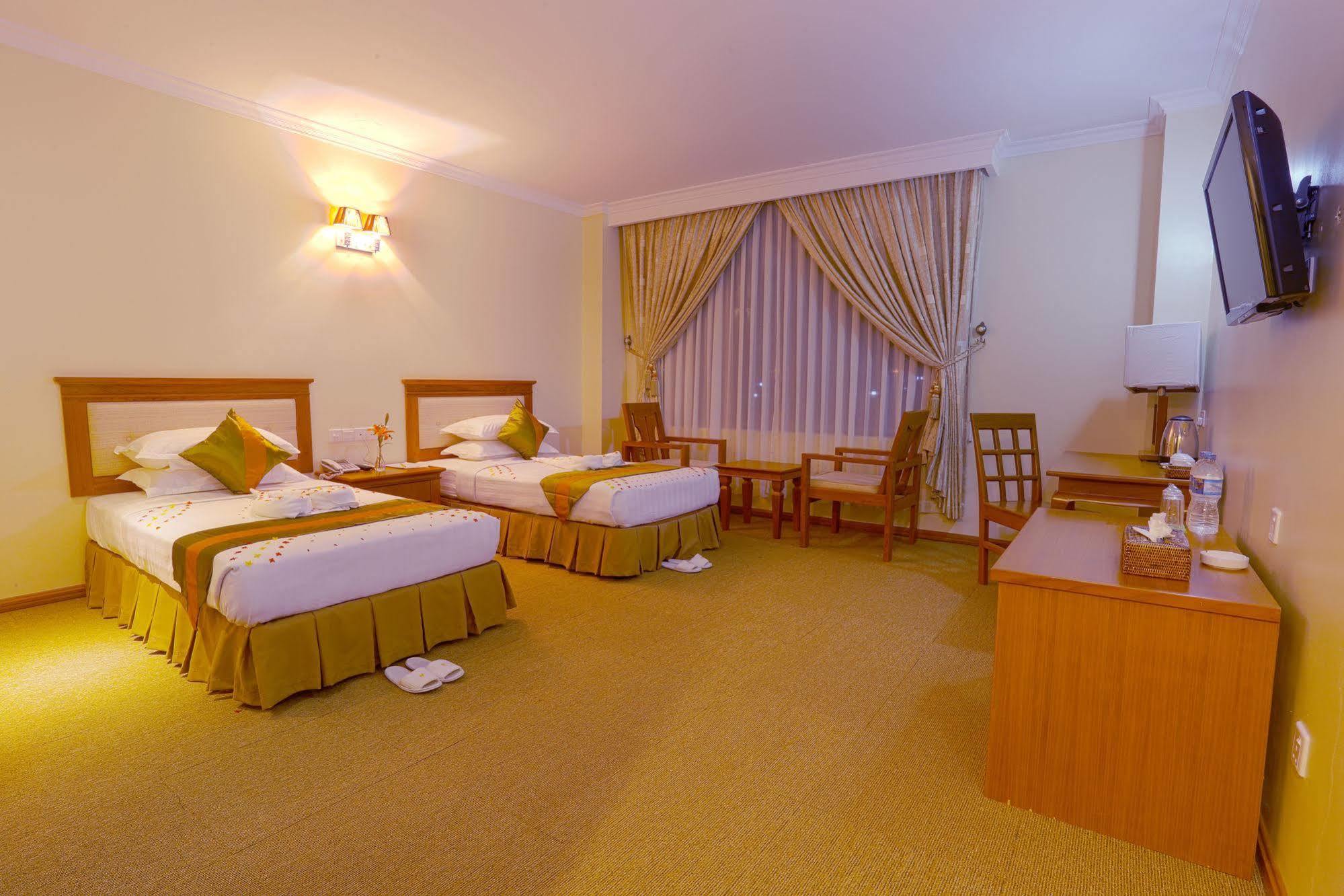Apex Hotel Naypyidaw Esterno foto